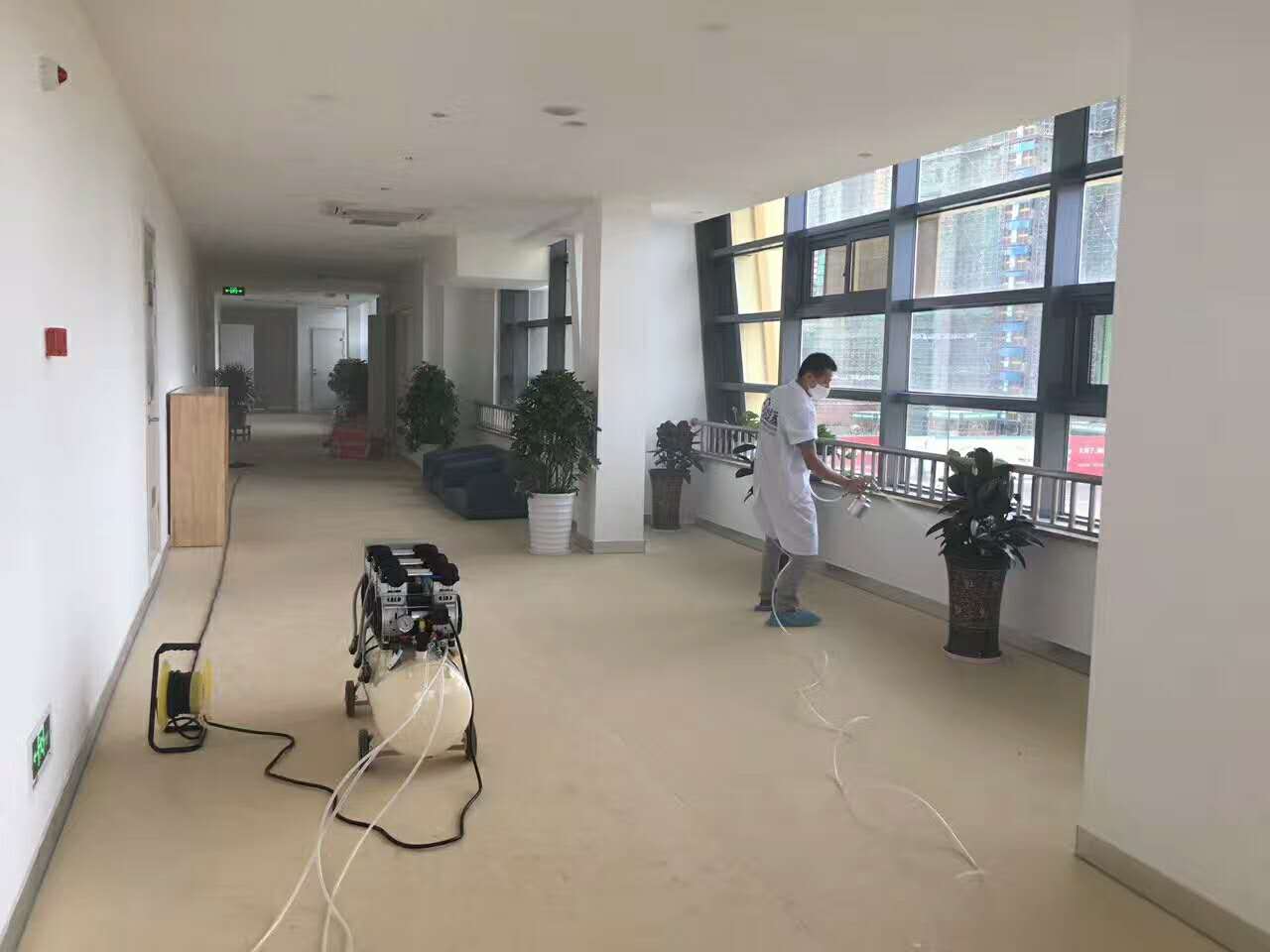 高樓大廈也擋不住的空氣污染問(wèn)題原來(lái)是因?yàn)闆](méi)有甲醛治理！