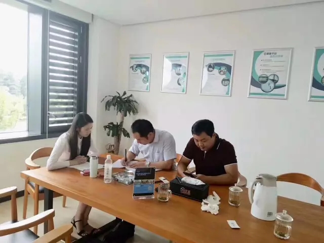 熱烈祝賀姜總、胡總簽約創(chuàng)綠家河南省市級(jí)代理！