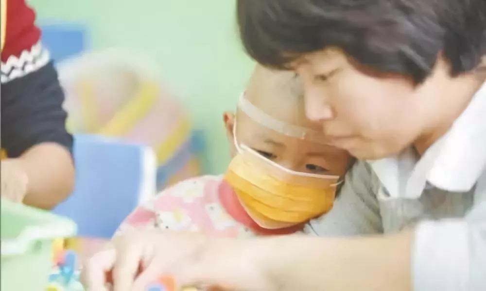 4歲男孩和媽媽辦“婚禮”，真相令人淚崩！
