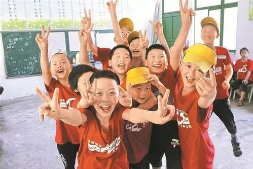 開學(xué)倒計時，學(xué)校除甲醛讓熊孩子們元氣滿滿迎接新學(xué)期！