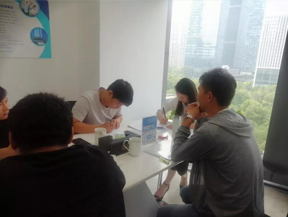 熱烈祝賀張總、宋總、溫總簽約創(chuàng)綠家河南省鄭州市區(qū)級(jí)代理！