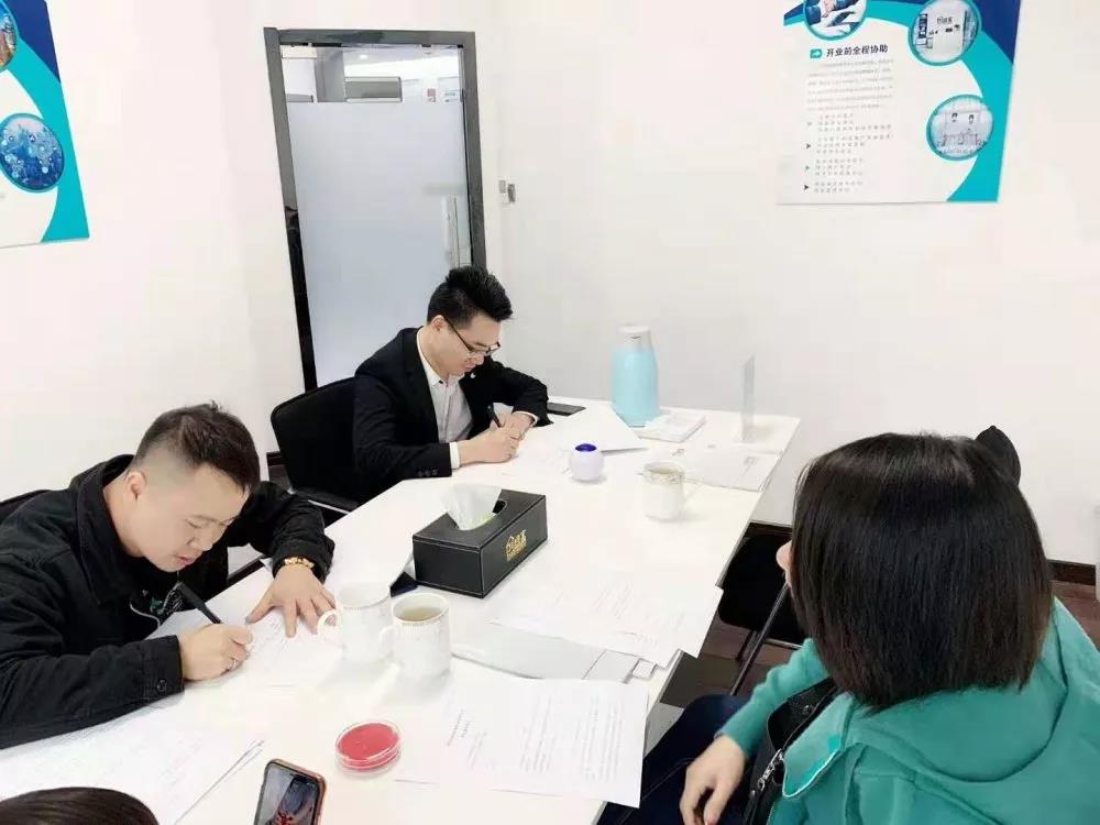 熱烈祝賀張總簽約創(chuàng)綠家貴州省六盤水市縣級代理！