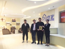熱烈祝賀魏總、吳總、楊總簽約創(chuàng)綠家陜西省市級代理！